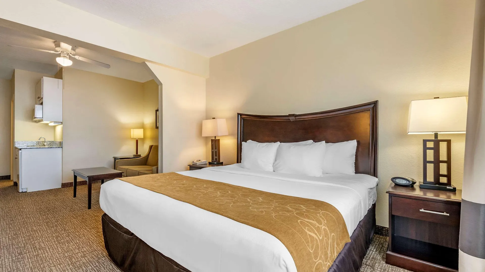 Comfort Maingate East Hotel Celebration
