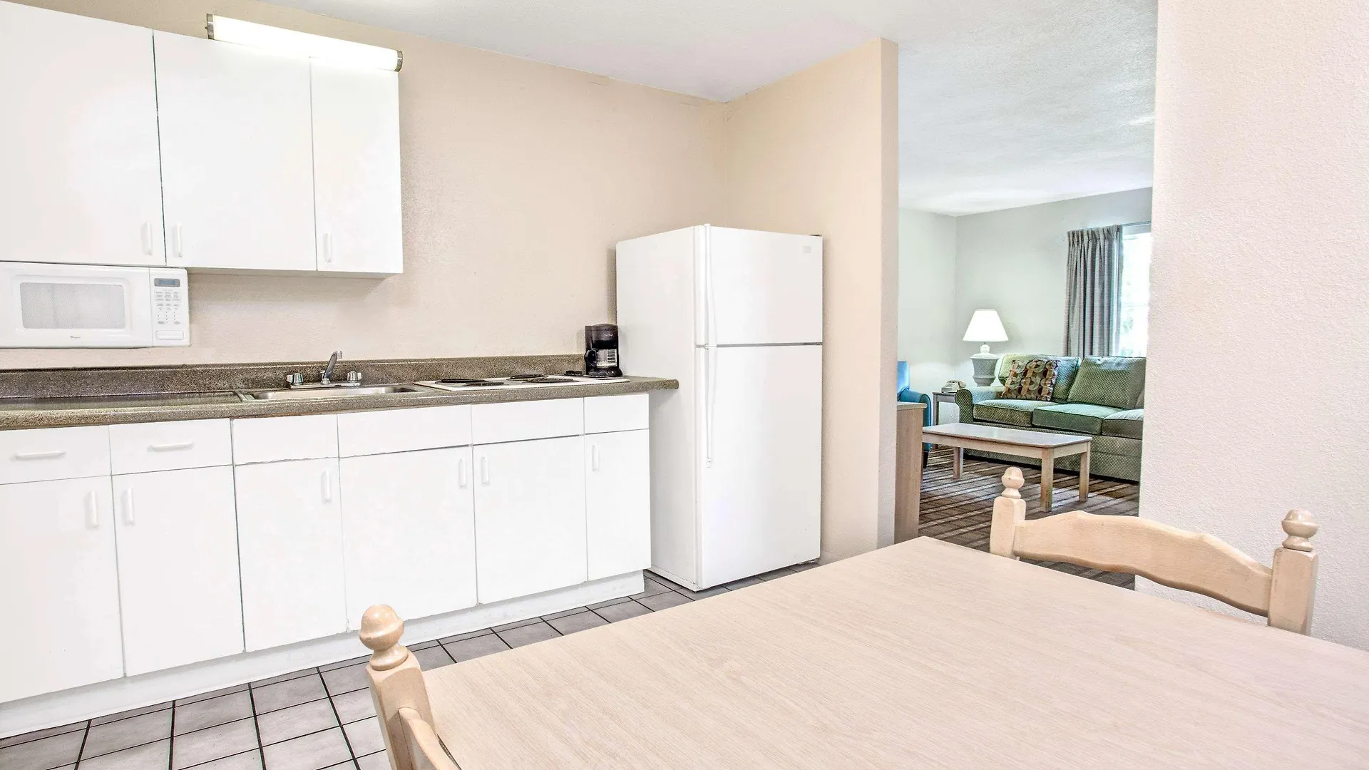 Super 8 By Wyndham Kissimmee