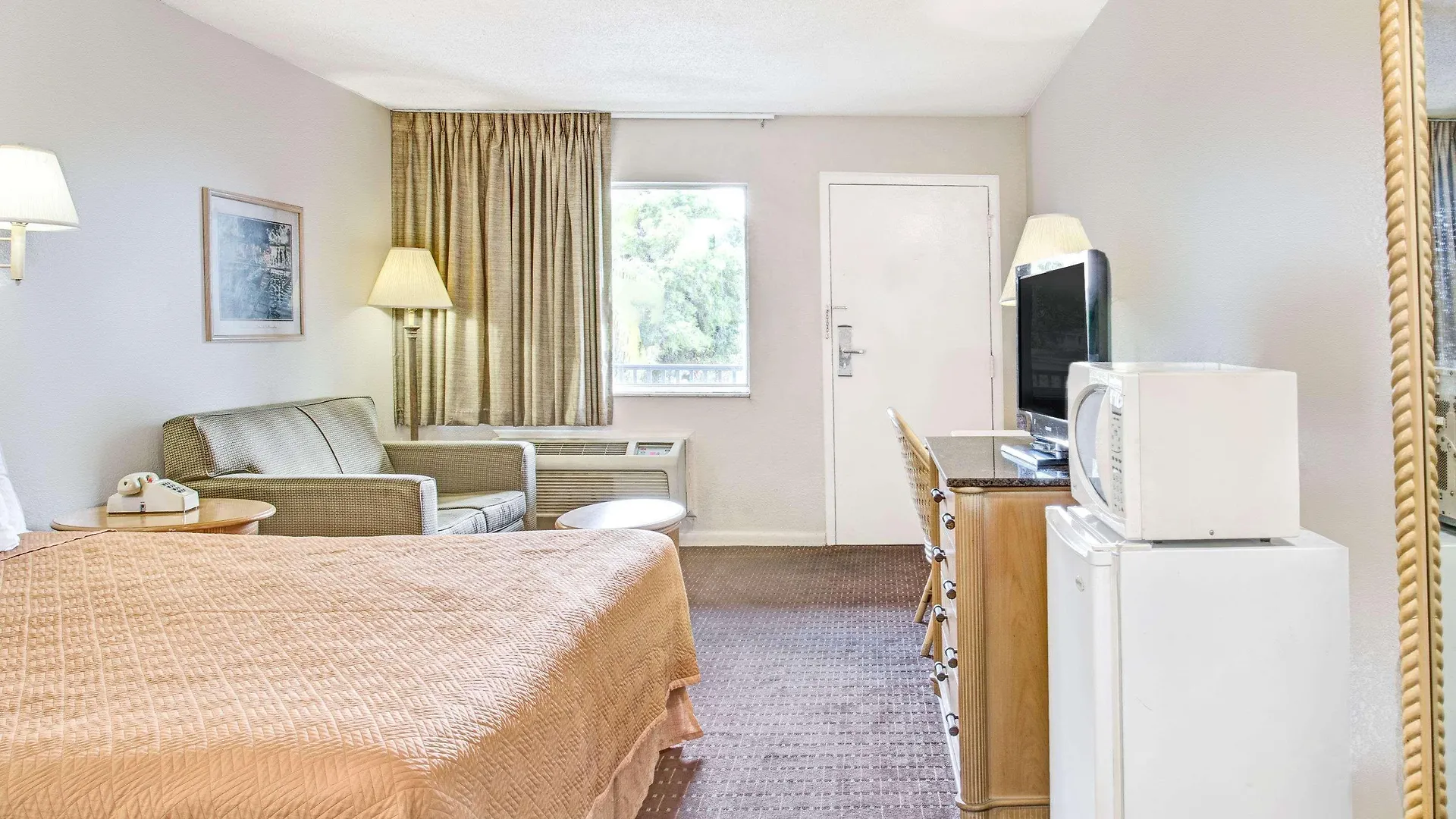 Motel Super 8 By Wyndham 2*