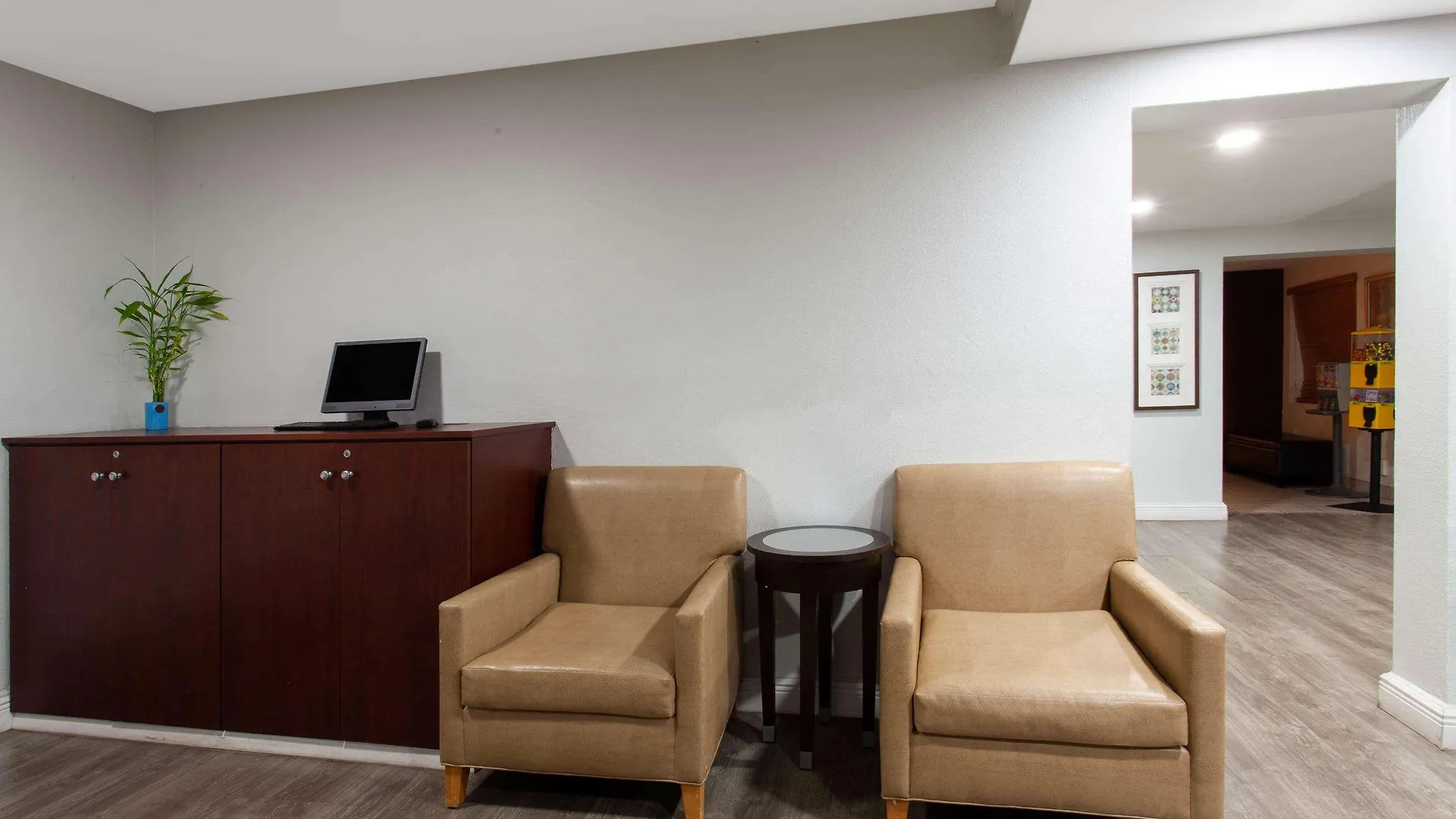 Motel Super 8 By Wyndham 2*