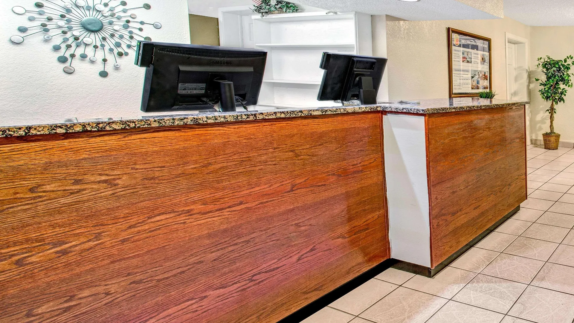 Super 8 By Wyndham Motel 2*