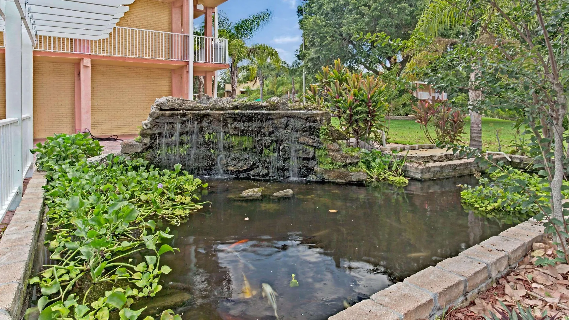 Hotel Howard Johnson By Wyndham Tropical Palms