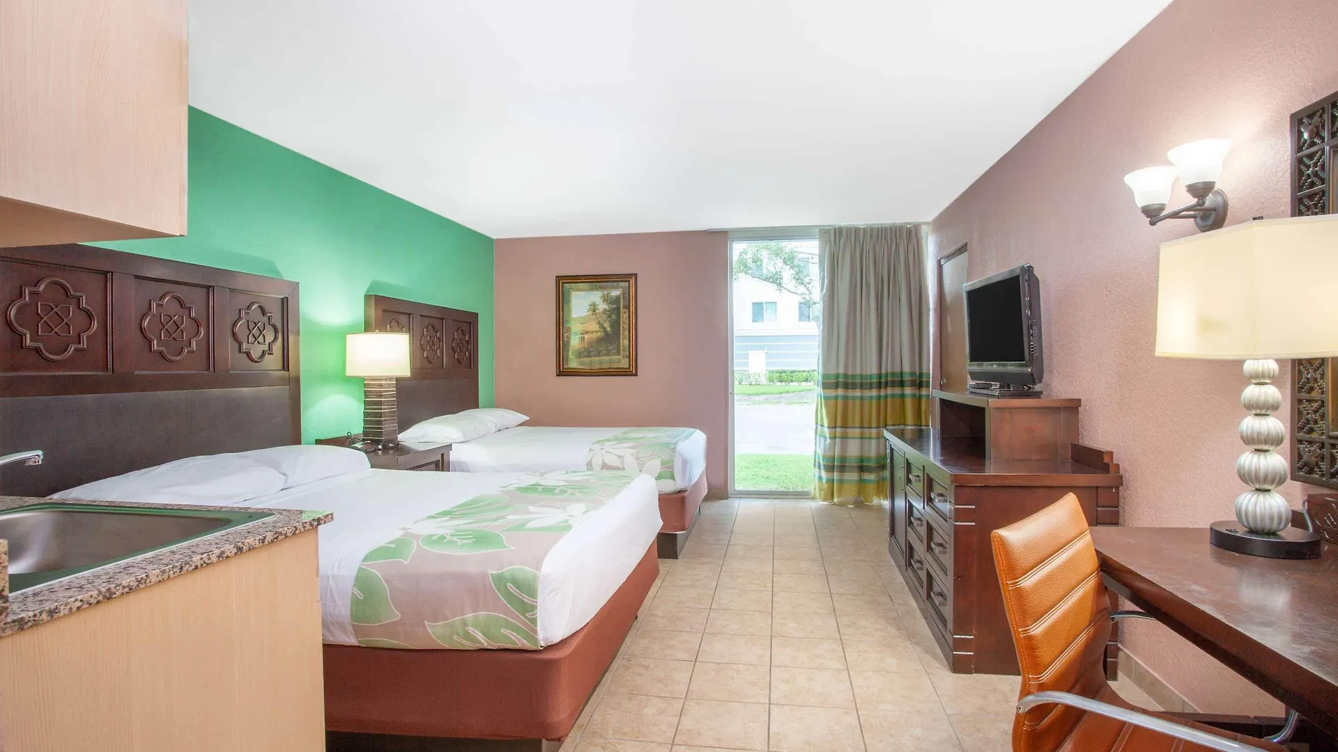 Stayable East Otel 2*