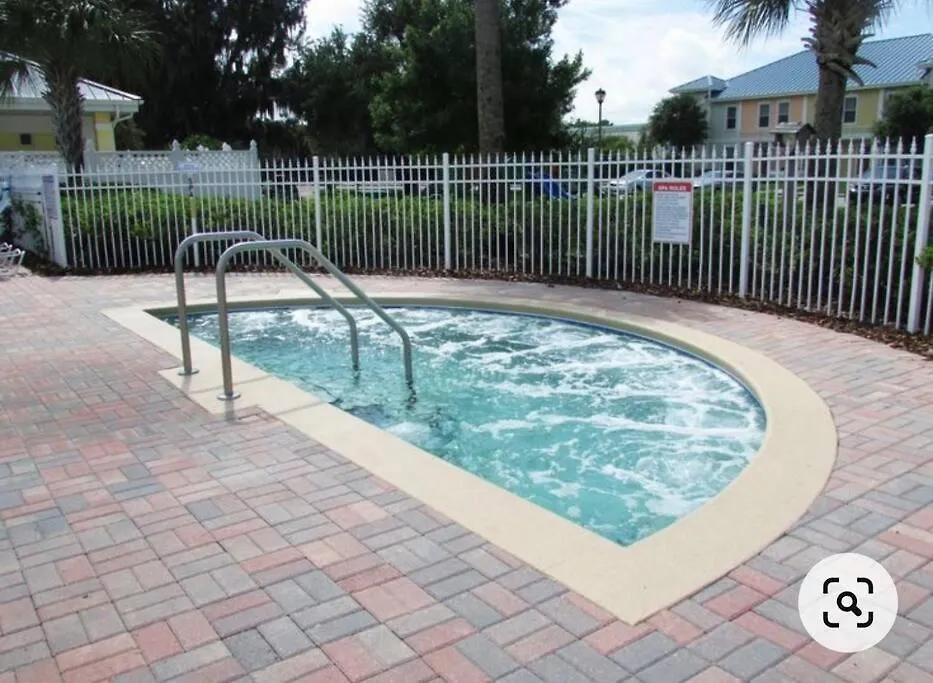 Holiday home Modern Townhouse With Pool Close To & Silver Spurs Arena *