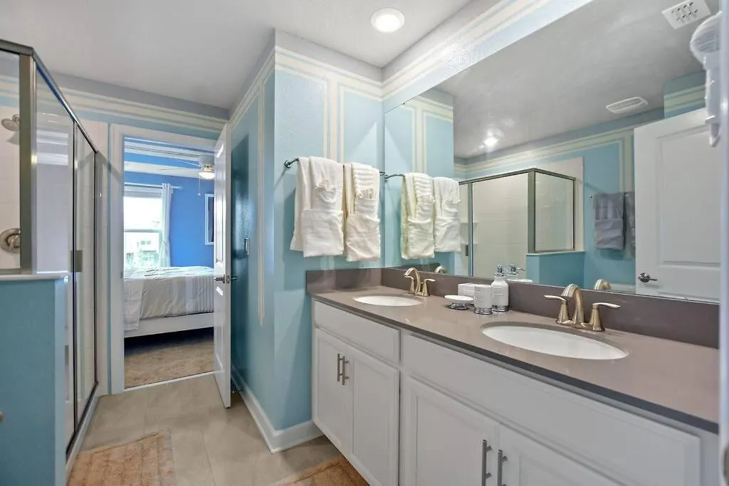 Luxury Near 8 Bedroom Private Pool & Playground *