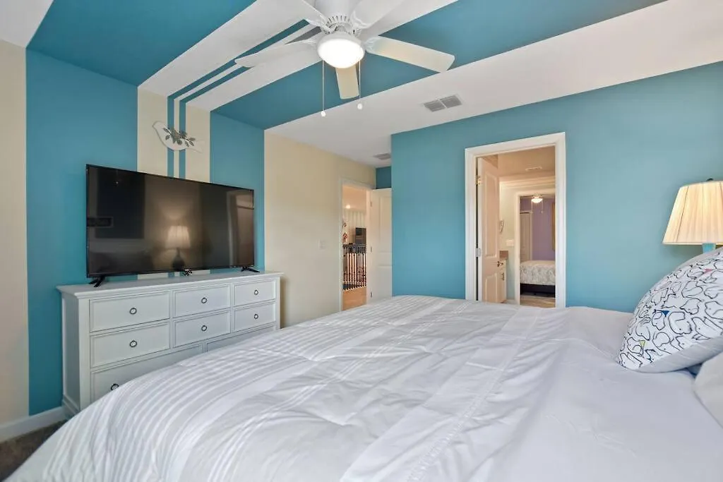 Luxury Near 8 Bedroom Private Pool & Playground *