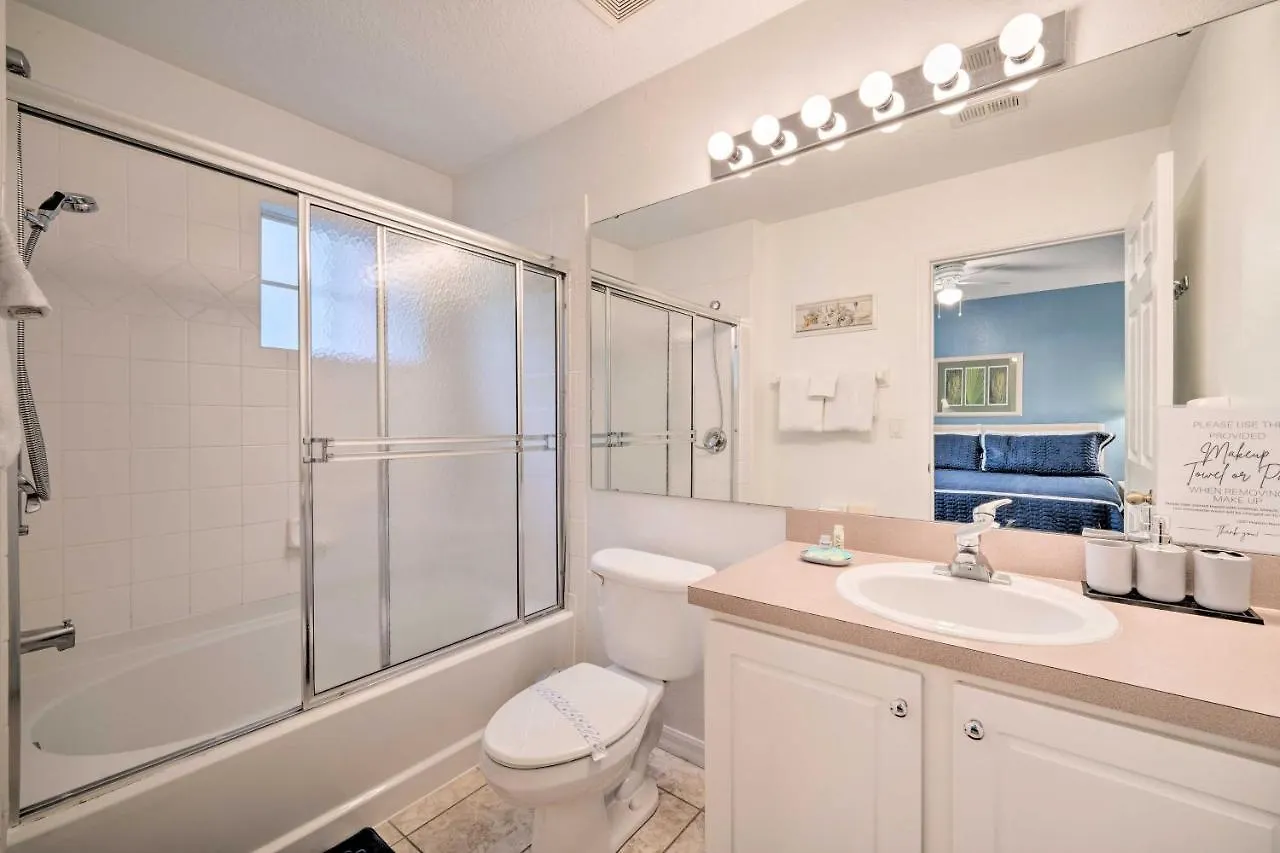 Family-friendly Lake Berkeley Home!