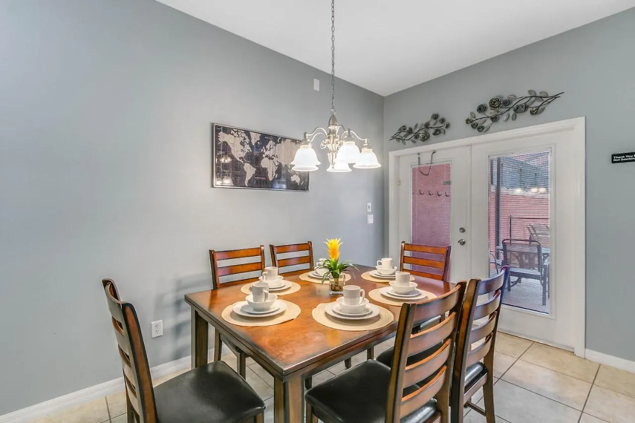 Дом отдыха 4 Bedroom- 3 Bathroom Paradise Palms 8957 Cp