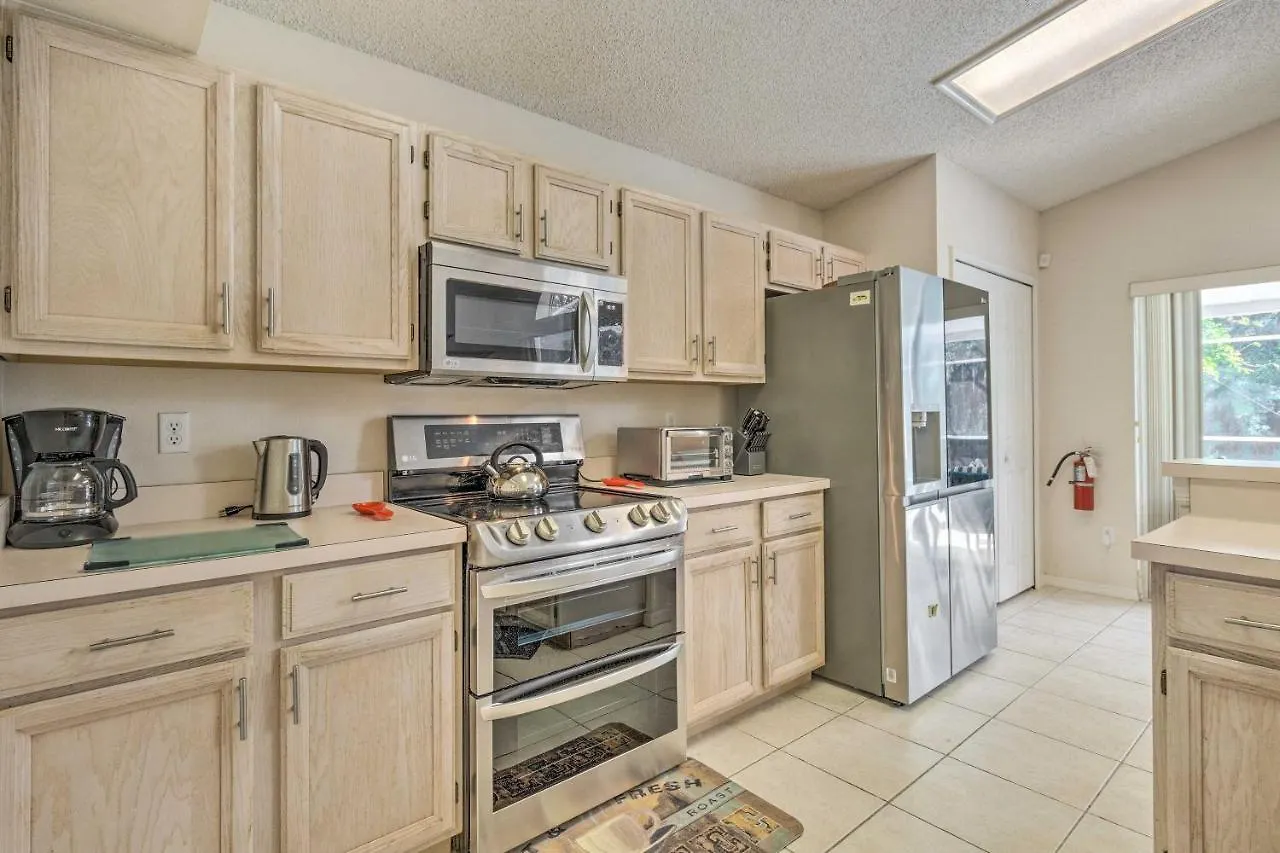 Spacious With Pool Less Than 5 Mi To World Kissimmee