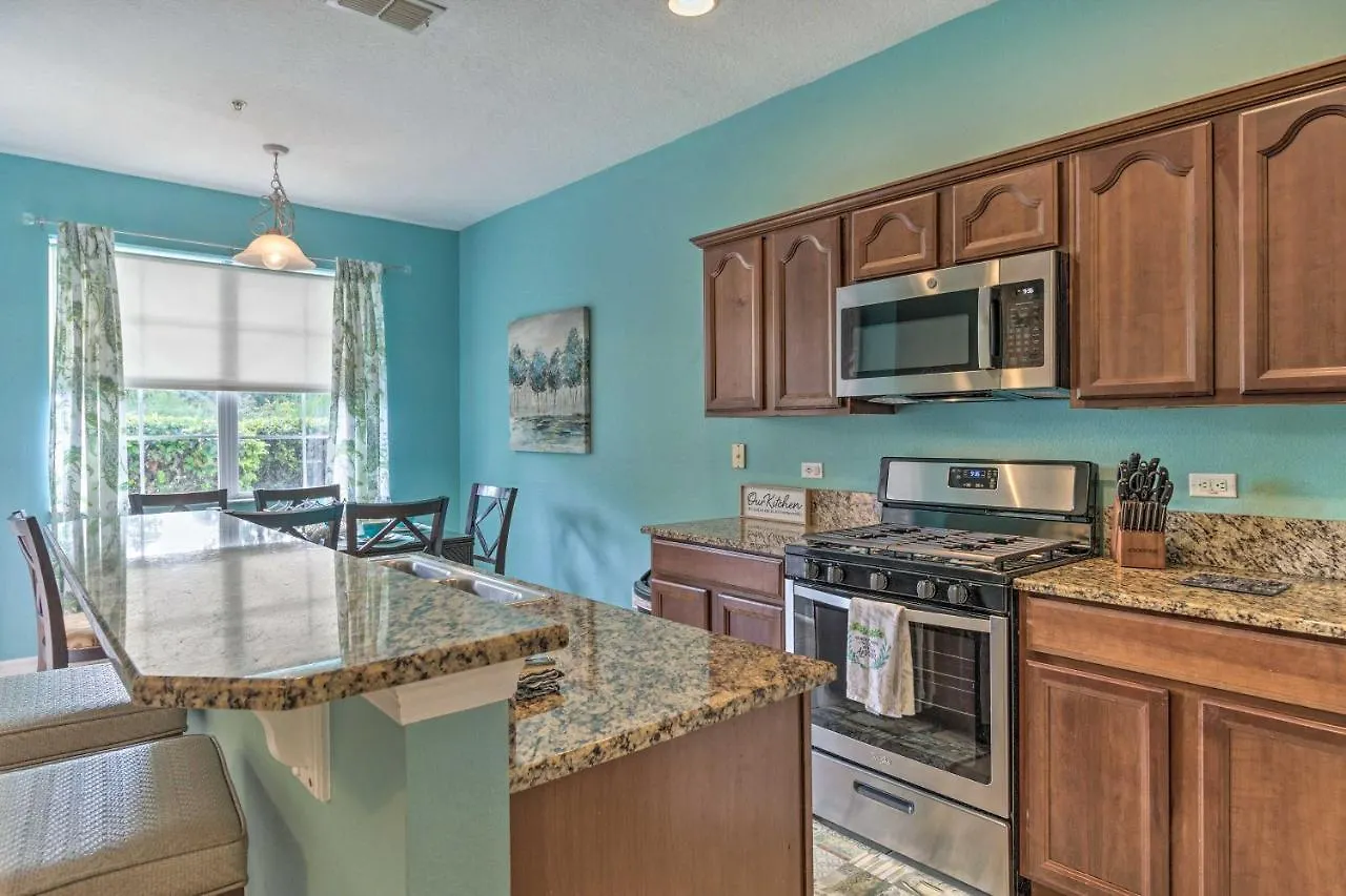 Vibrant Townhome Patio, 5 Mi To World *