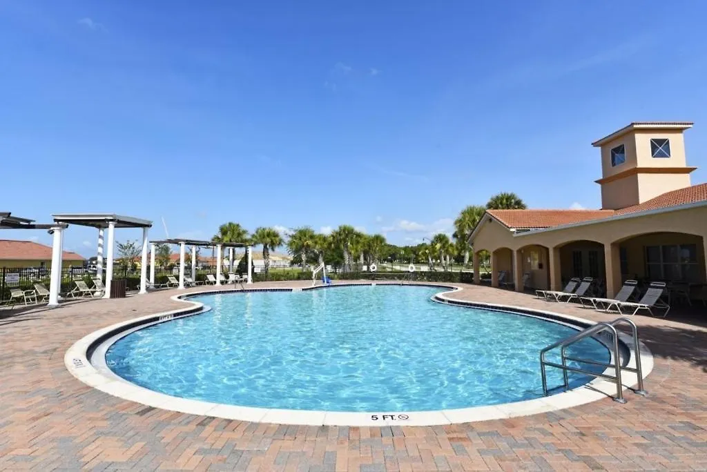 Lakeside 4-bed Pool At Sol