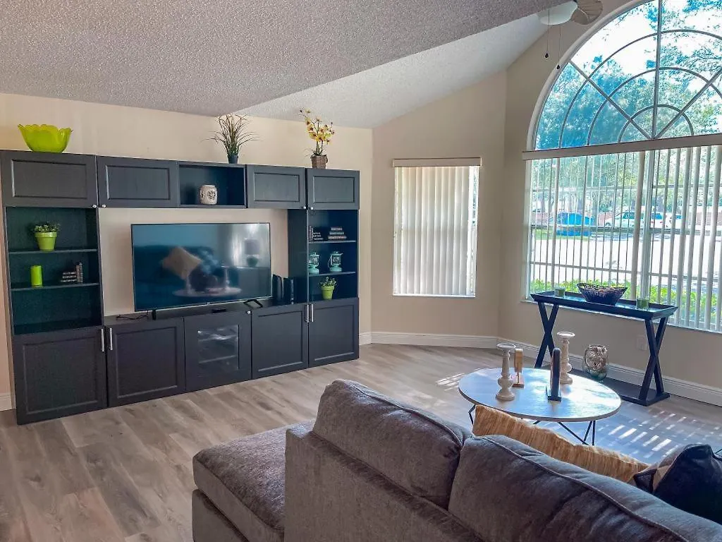 Luxury 3br Near World *