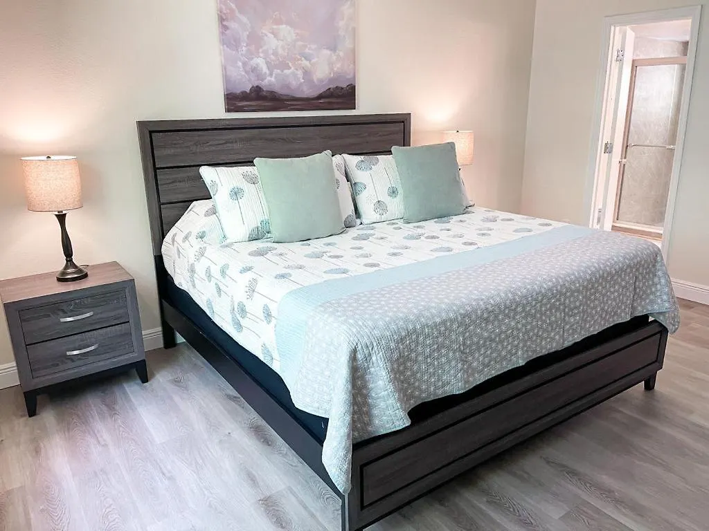 Luxury 3br Near World
