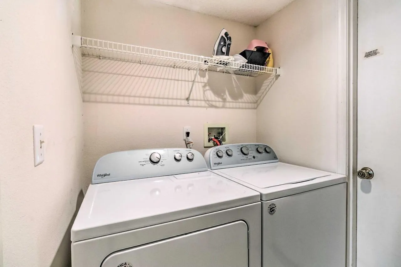 Spacious With Pool Less Than 5 Mi To World *