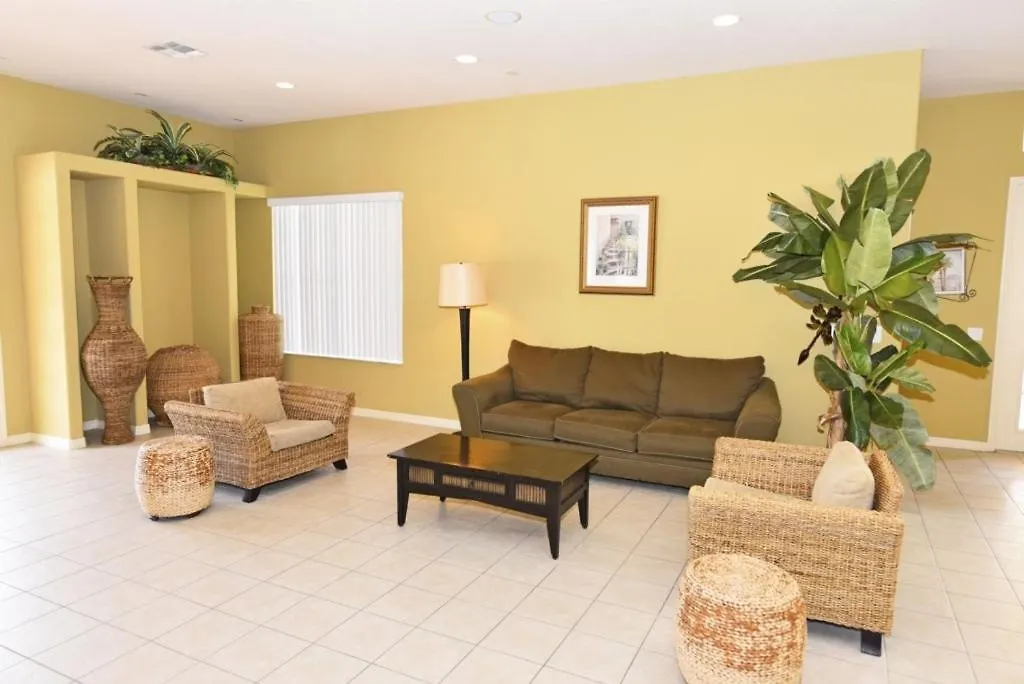Lakeside 4-bed Pool At Sol