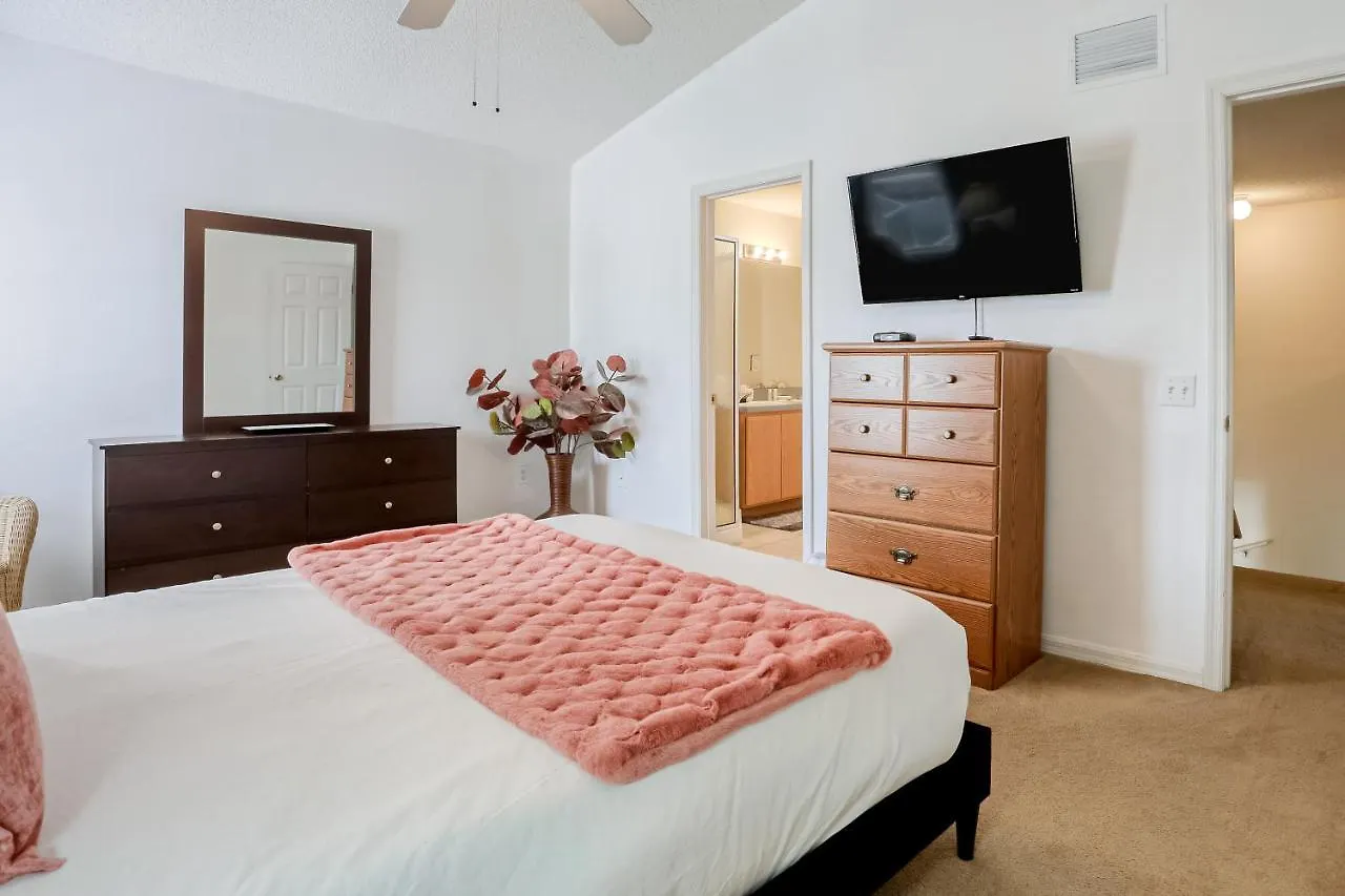 Bright And Cozy Escape Kissimmee