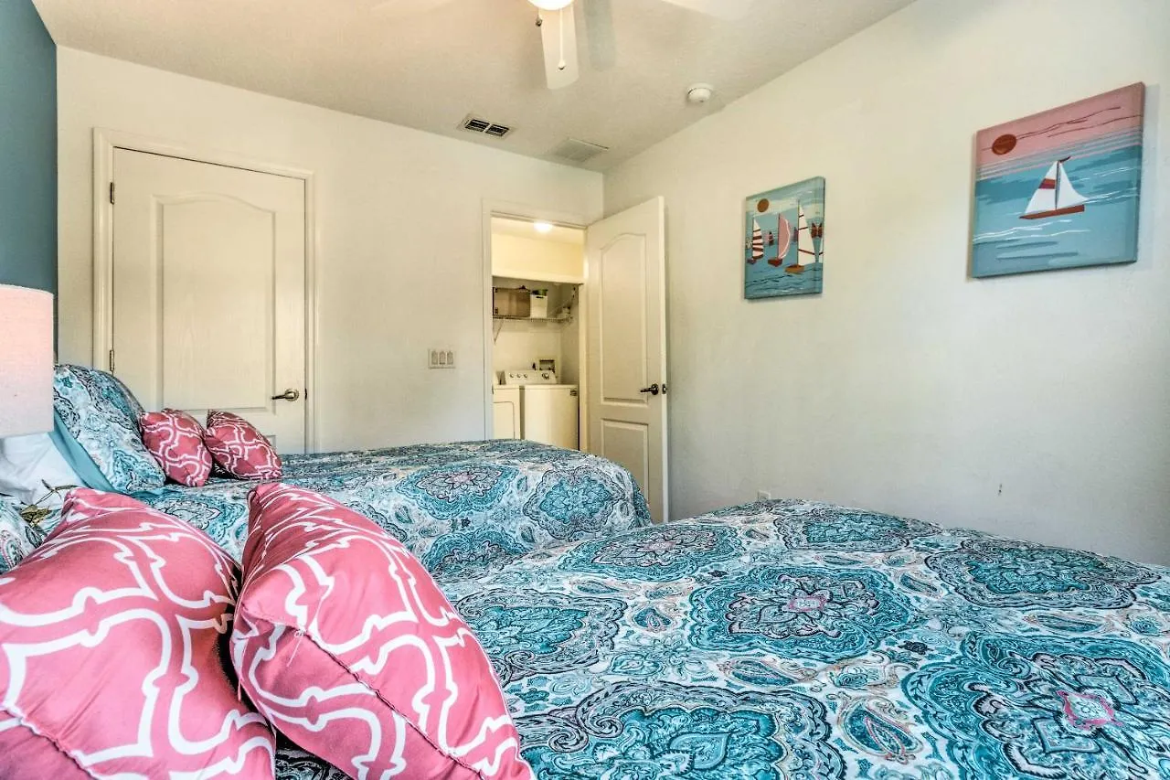 Vibrant Townhome Patio, 5 Mi To World Holiday home Kissimmee