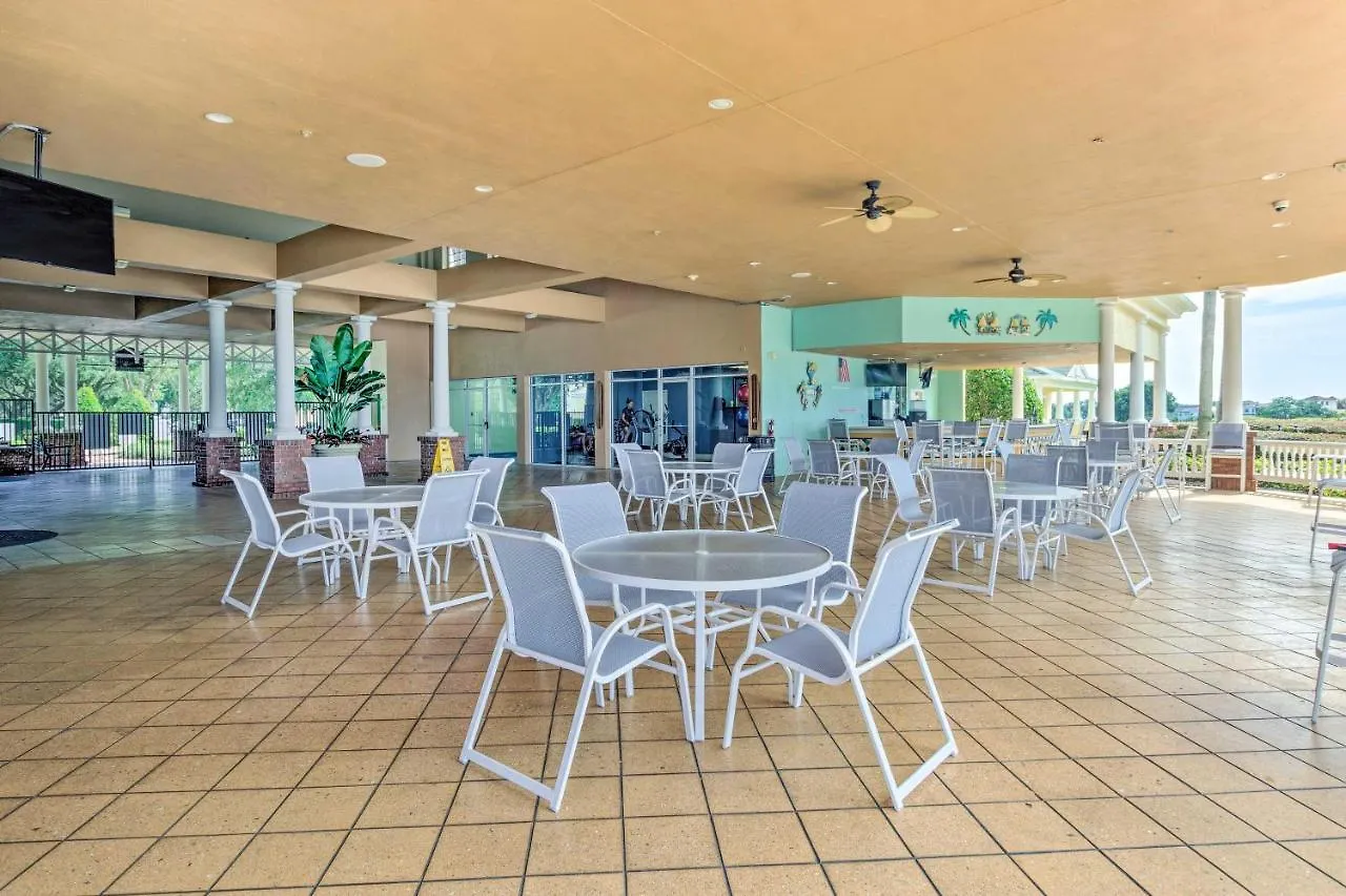 Vibrant Townhome Patio, 5 Mi To World *