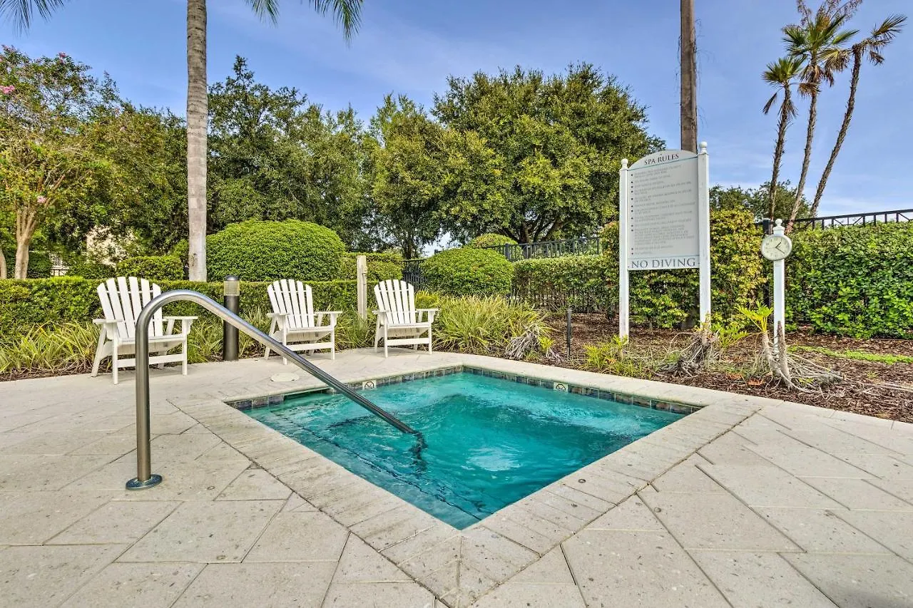 Vibrant Townhome Patio, 5 Mi To World Holiday home