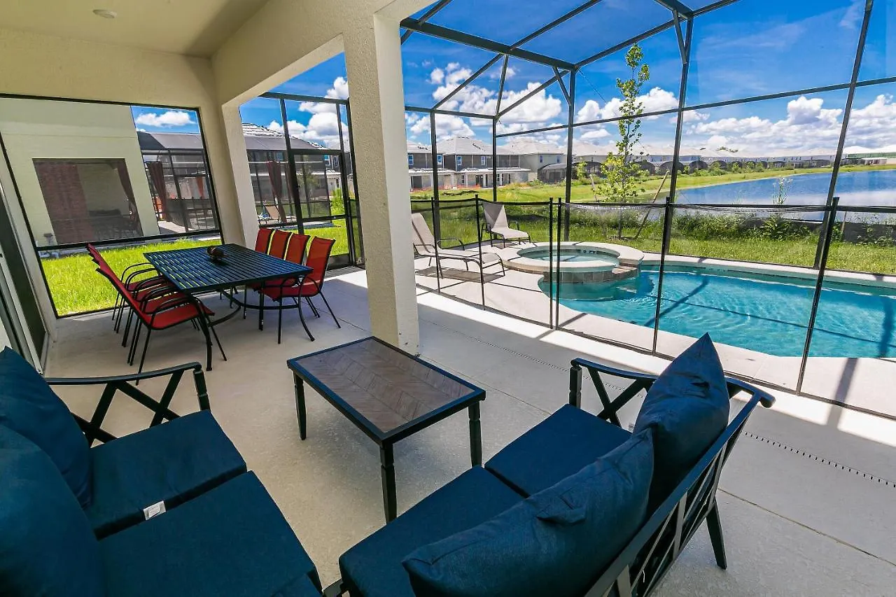 Holiday home 12 Bedrooms With Amazing Disney Character Drawing On Wall/ Near By Disney Kissimmee