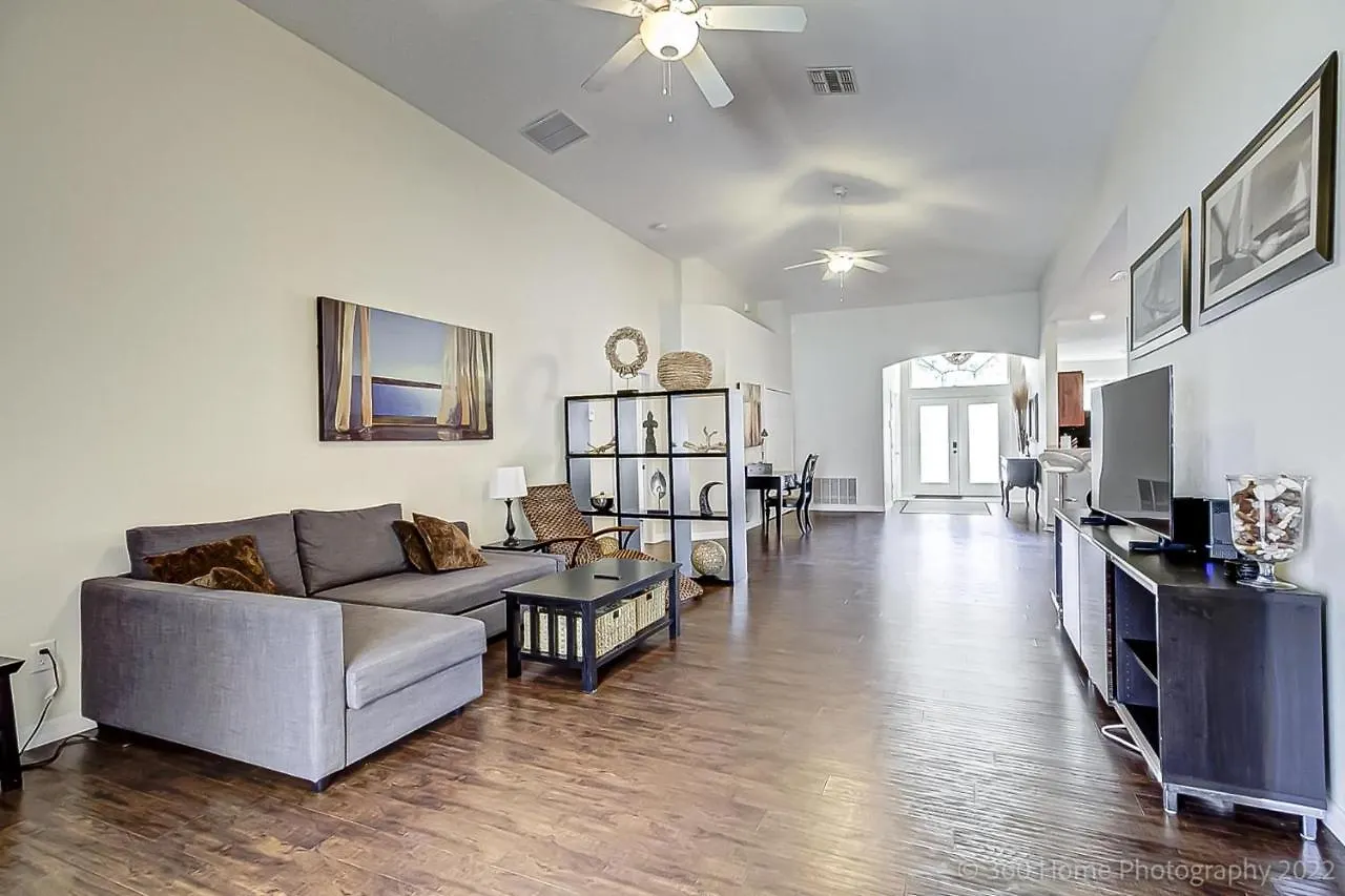 Holiday home Gated Community, Private Pool And Game Near Disney!!!