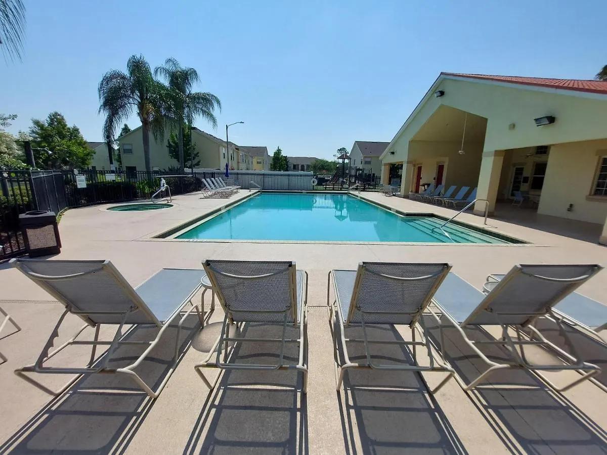 Apartment Amazing 3-2 Condo, Gated Community At Club Cortile!!