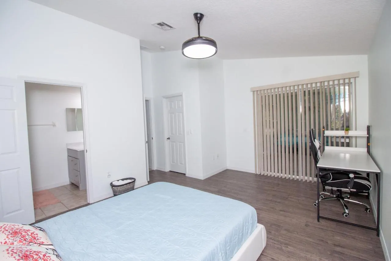 Gorgeous Fully Furnished 2-bedroom Luxury Kissimmee
