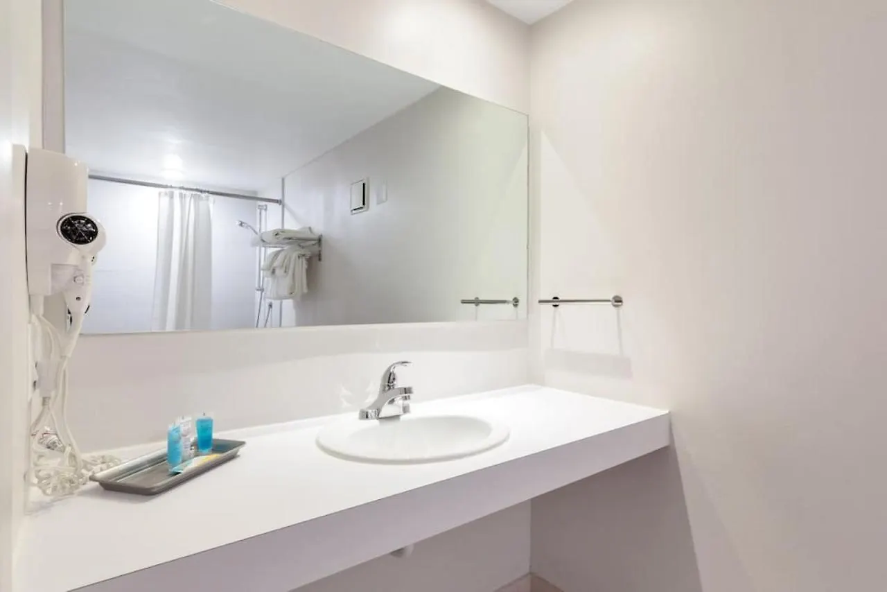 Hotel 110 Entire Studio Minutes From Disney *