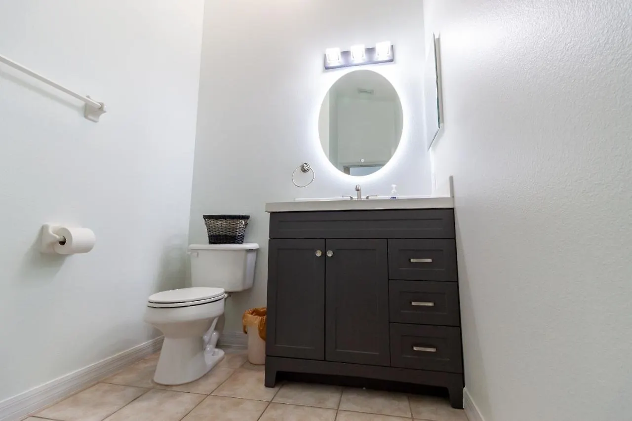 Gorgeous Fully Furnished 2-bedroom Luxury Villa Kissimmee