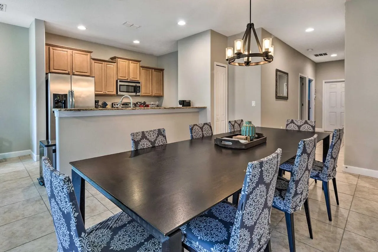 Oasis With Heated Pool About 7 Mi To Disney! Holiday home Kissimmee