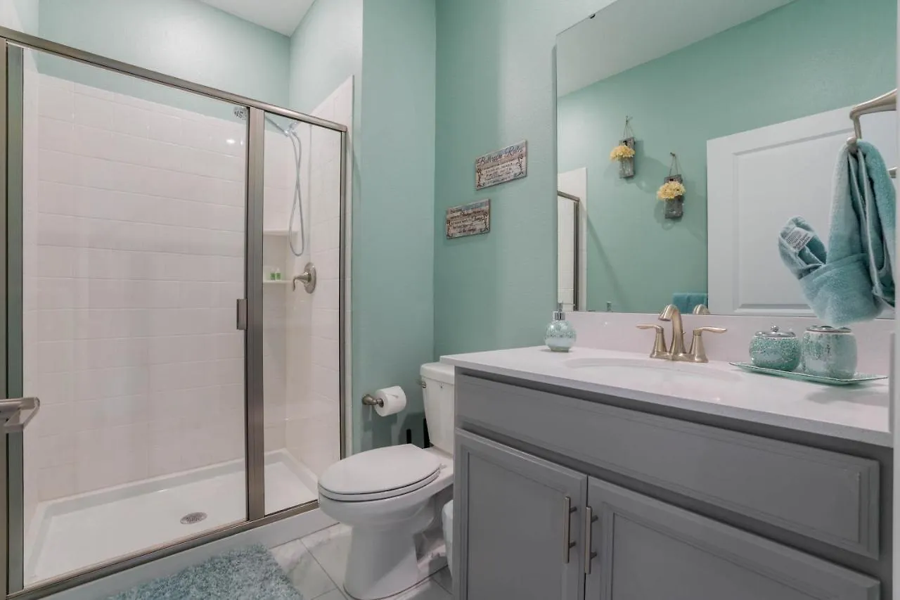 Family Townhome At Storey Min From