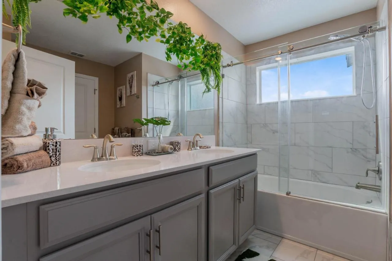 Apartment Family Townhome At Storey Min From