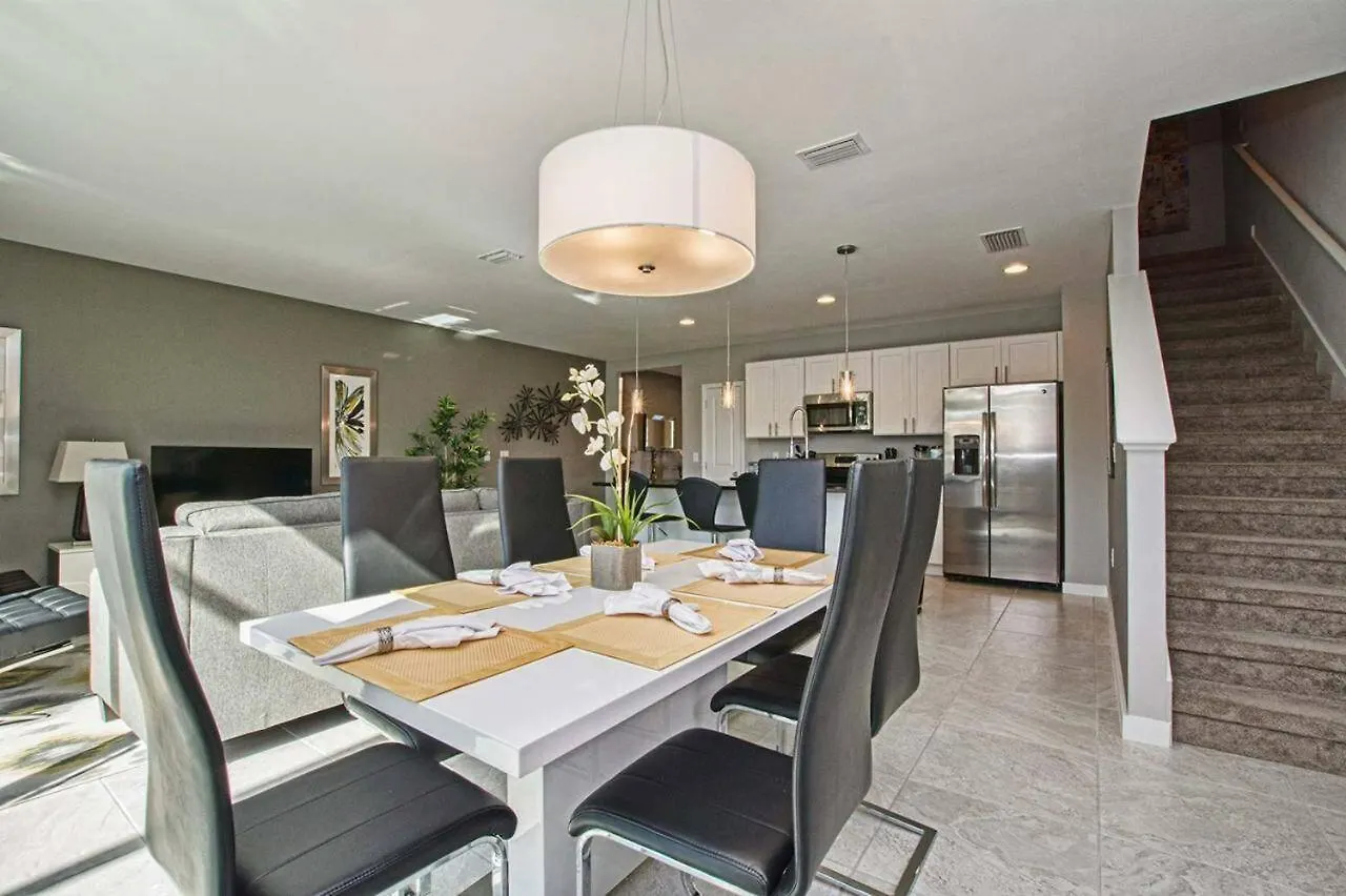 4412 Luxurious Townhome Private Pool Holiday home