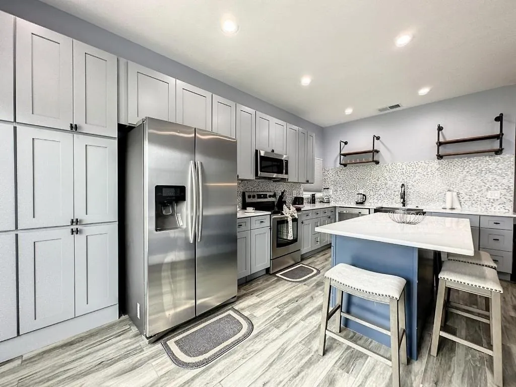 4 Bed 2 Bath Pool Luxury In A