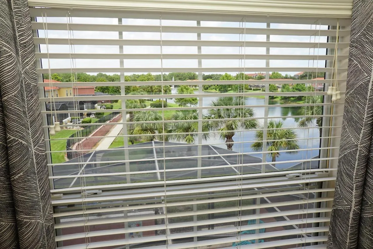 Holiday home New! Lakefront Views- Encantada Townhouse *