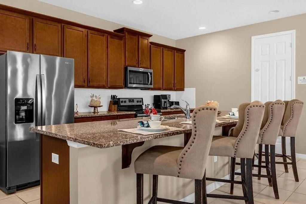 Solara Themed Bedrooms - South Facing Pool Villa Kissimmee