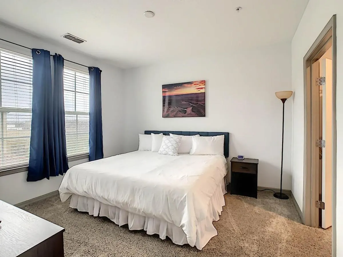 King Bed And Close To Kissimmee
