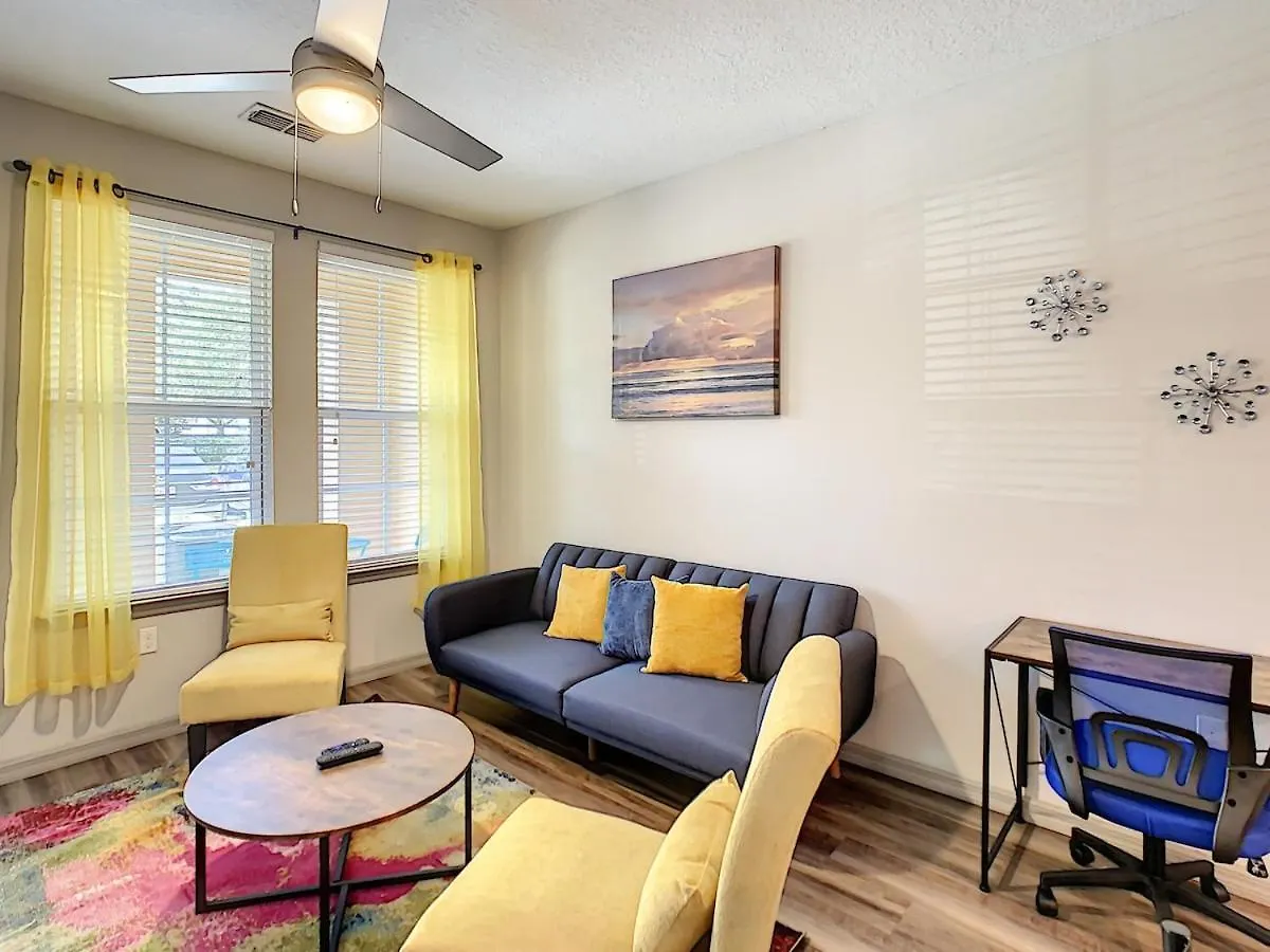 King Bed, Great Amenities, And Disney Calling You Apartment *