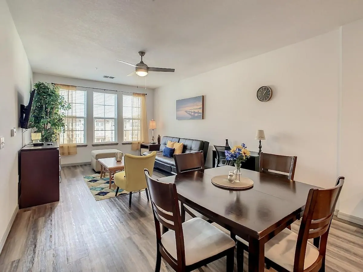 Large Apartment, Close To * Kissimmee