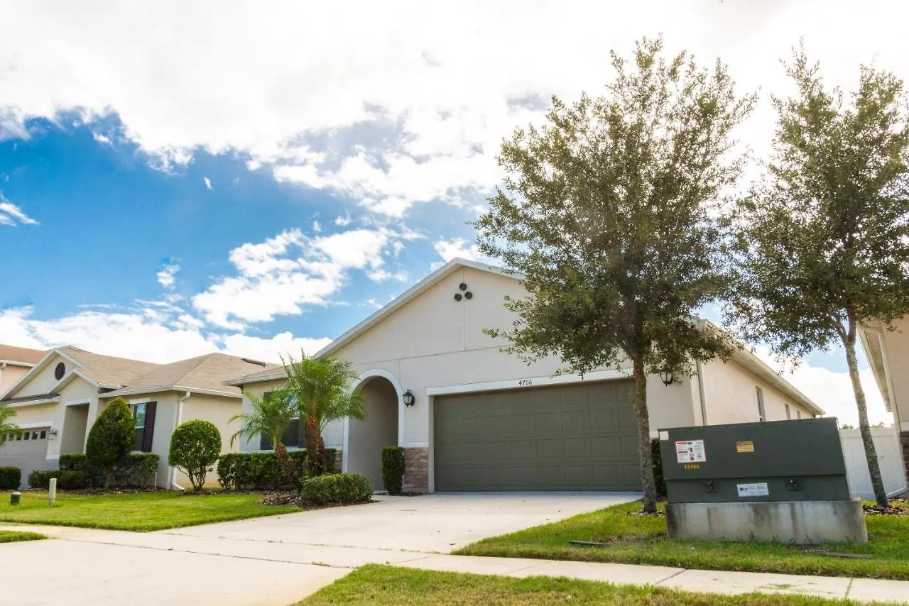 Holiday home Gated Community, Private Pool And Game Near Disney!!!