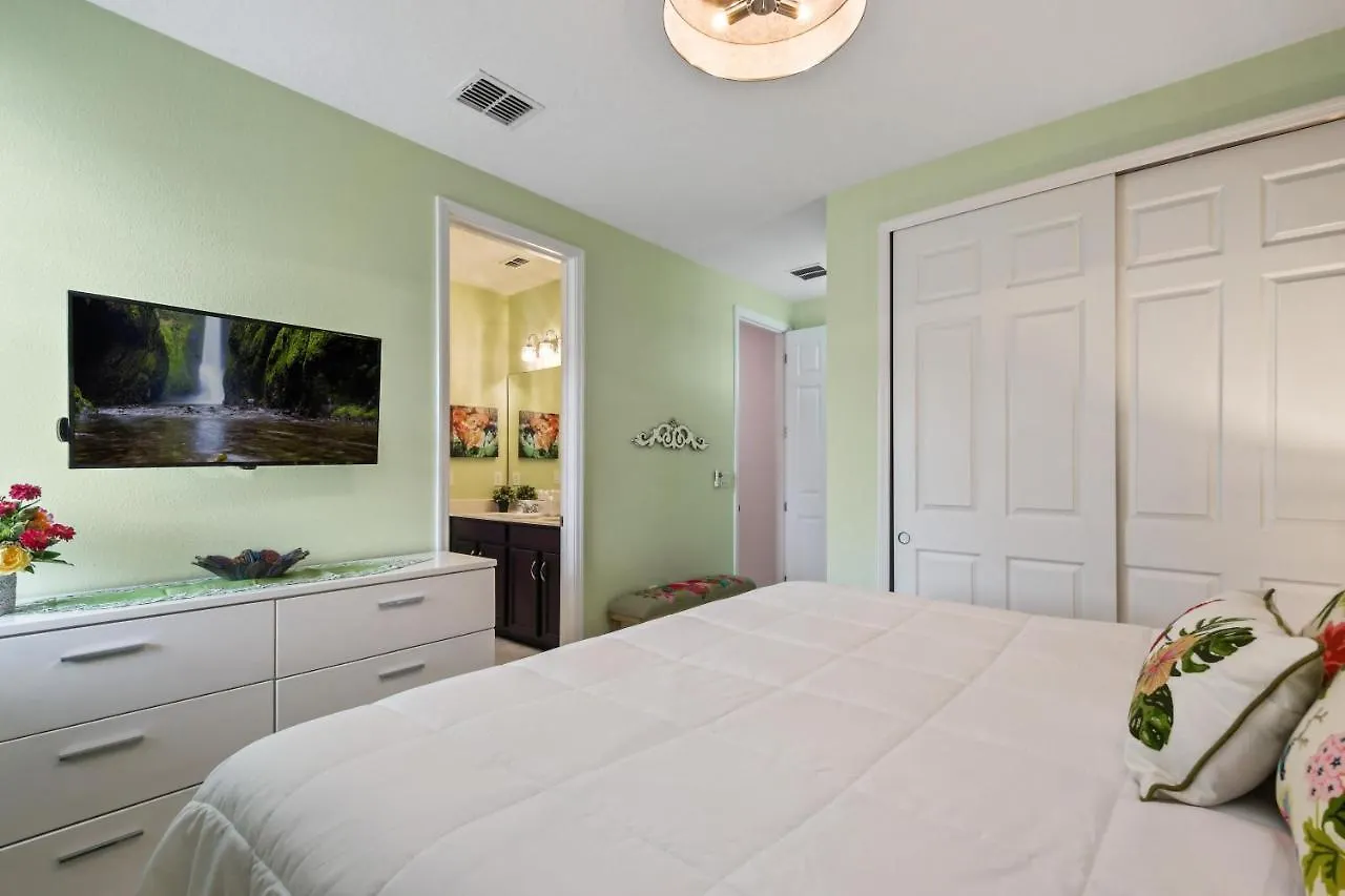 Solara Sunshine At Ellis Exclusive
