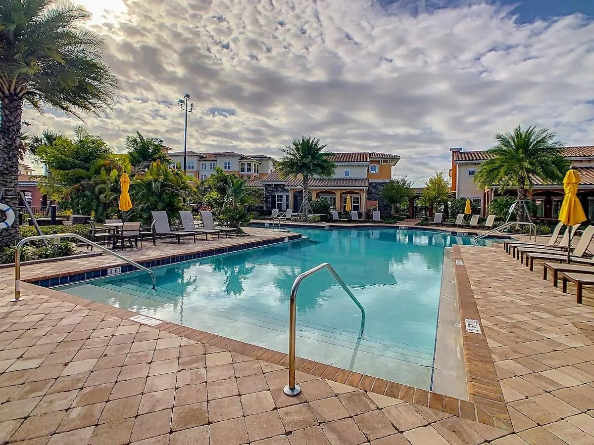 Large Apartment, Close To