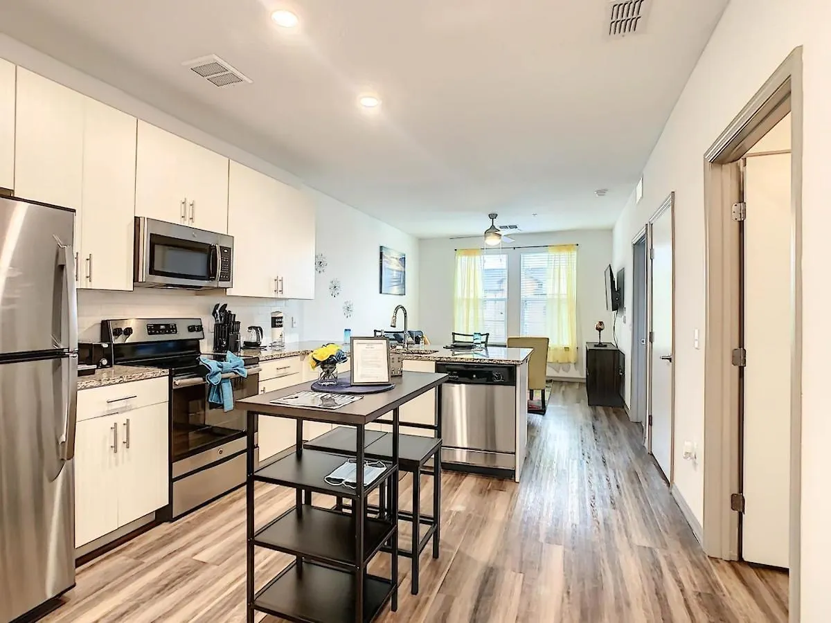 King Bed And Close To Kissimmee