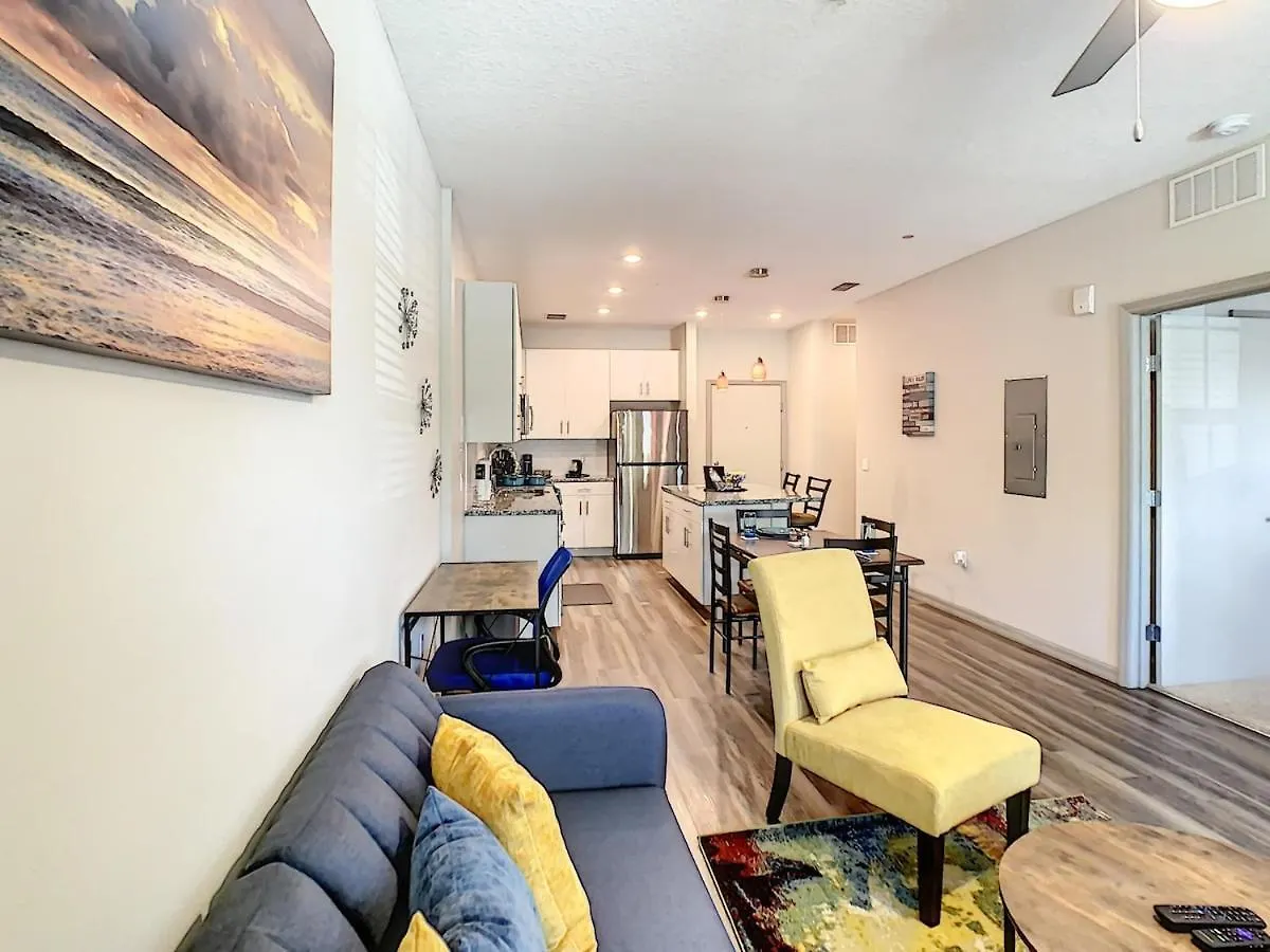 King Bed, Great Amenities, And Disney Calling You *