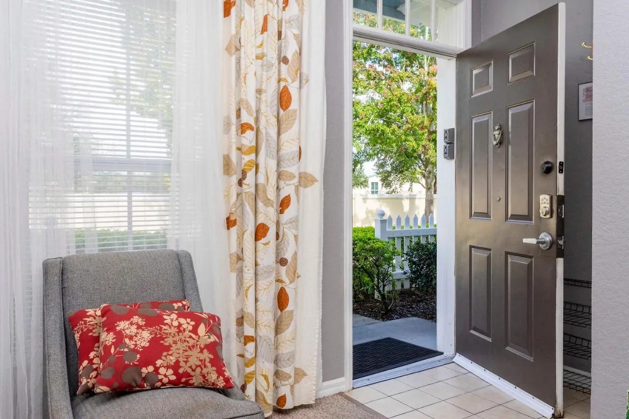Stunning 3bd Close To @ Venetian Bay 105