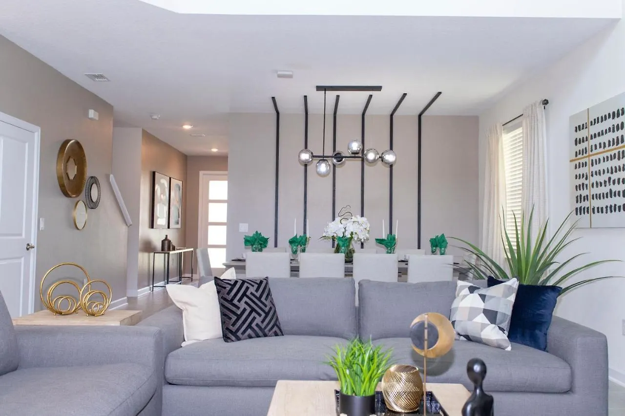 Stunning 5 Bd W/ Pool Close To @ Storey 2767 *