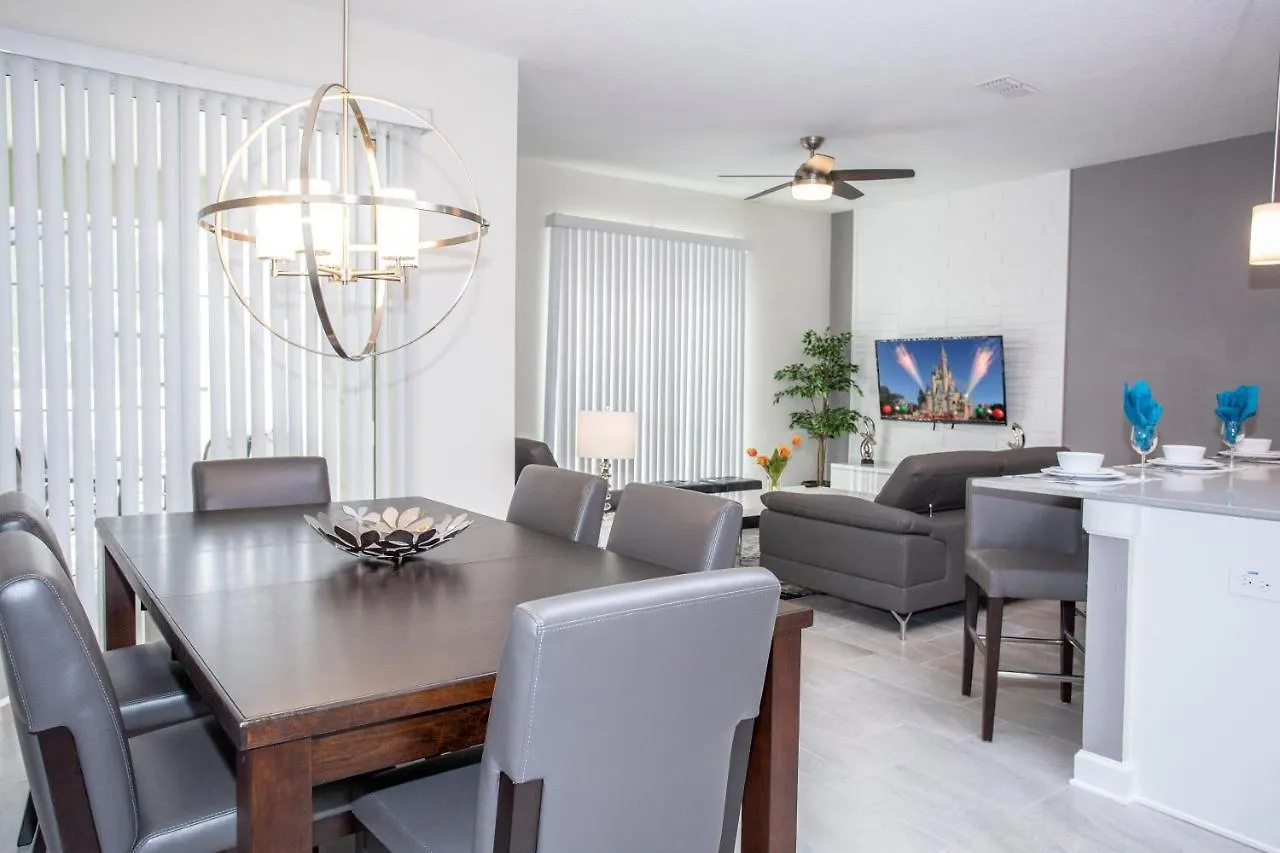 Marvelous 4 Bedroom W/ Screened Pool Close To 4977 Holiday home Kissimmee