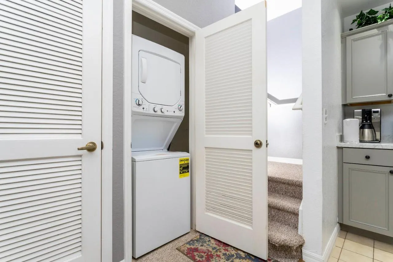 Stunning 3bd Close To @ Venetian Bay 105