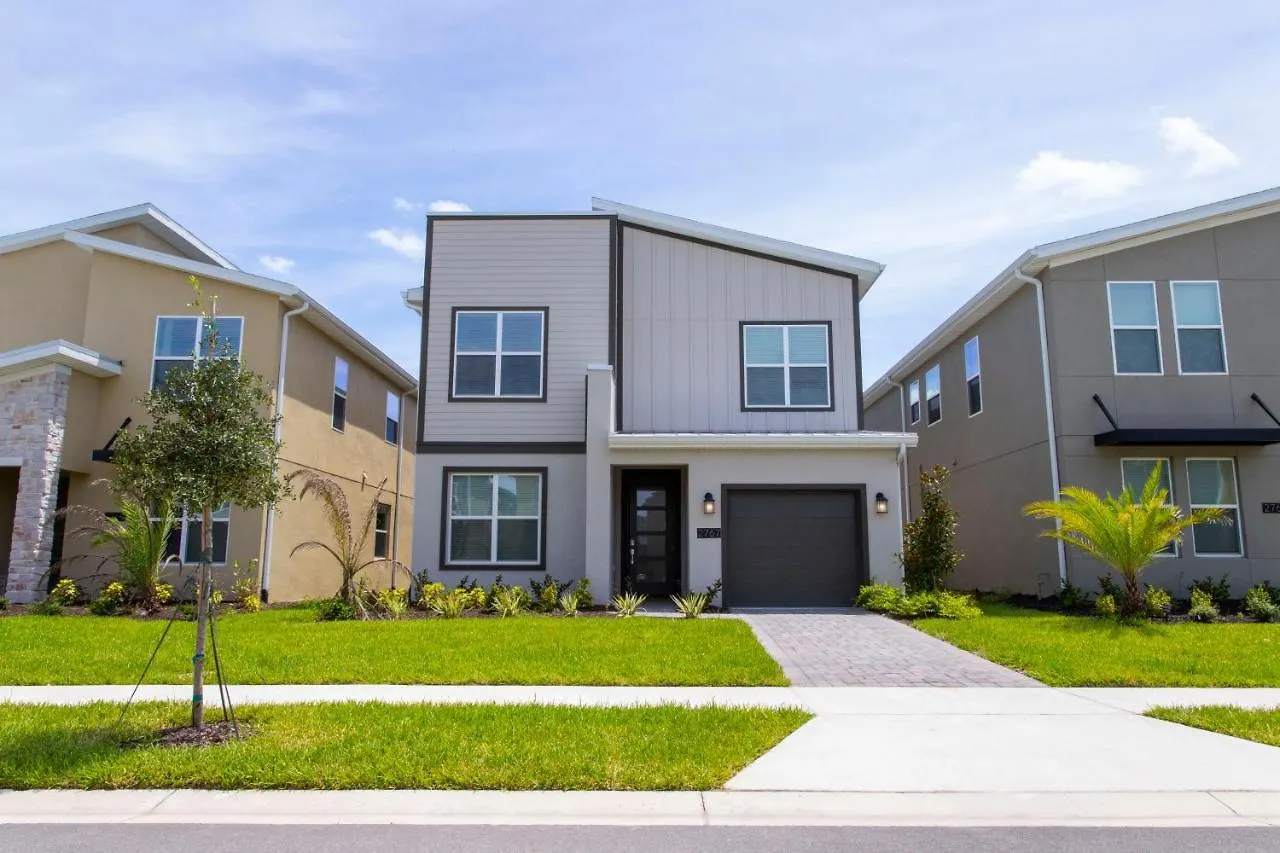 Stunning 5 Bd W/ Pool Close To @ Storey 2767 *