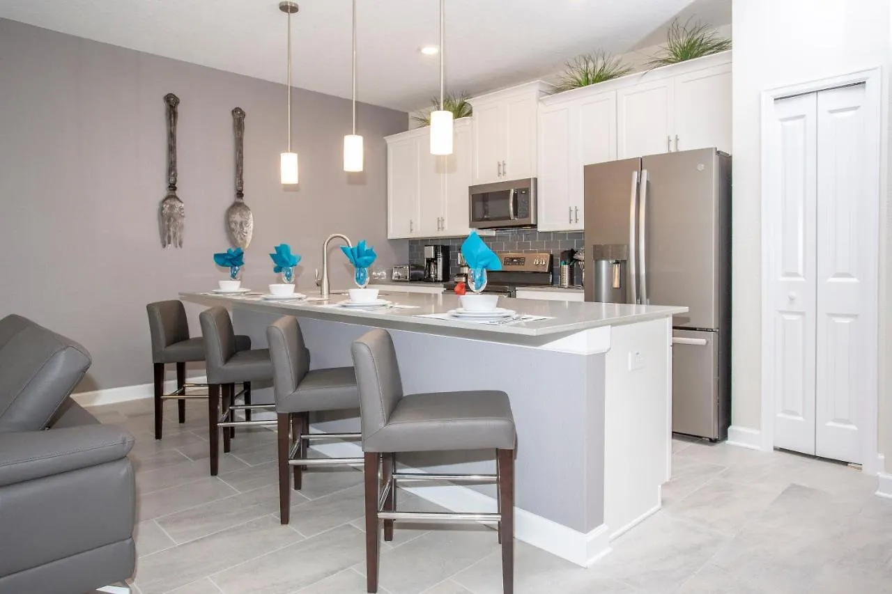 Marvelous 4 Bedroom W/ Screened Pool Close To 4977